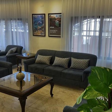 Black Iris Hotel Madaba Exterior photo
