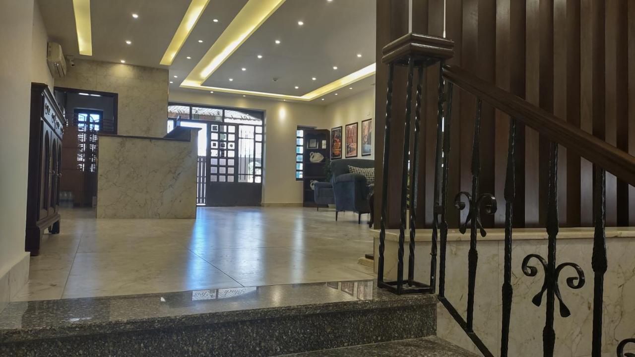 Black Iris Hotel Madaba Exterior photo