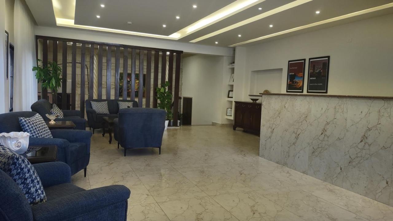 Black Iris Hotel Madaba Exterior photo