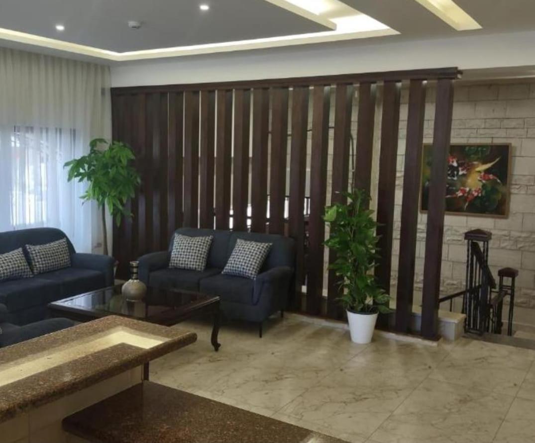 Black Iris Hotel Madaba Exterior photo